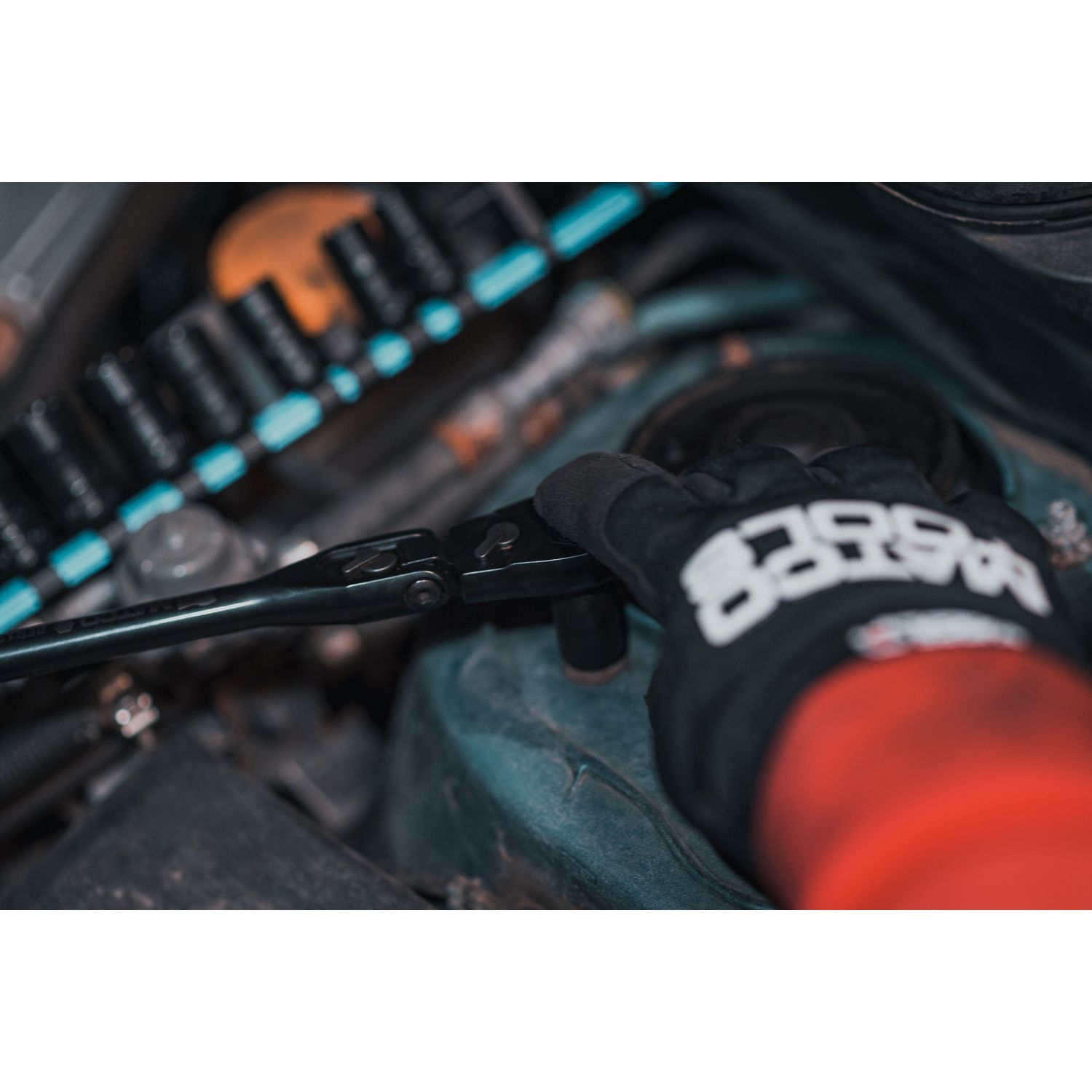 21-3-8-drive-12-1-2-eighty8-tooth-locking-flex-head-ratchet-with-ergo-handle-orange-1.jpg