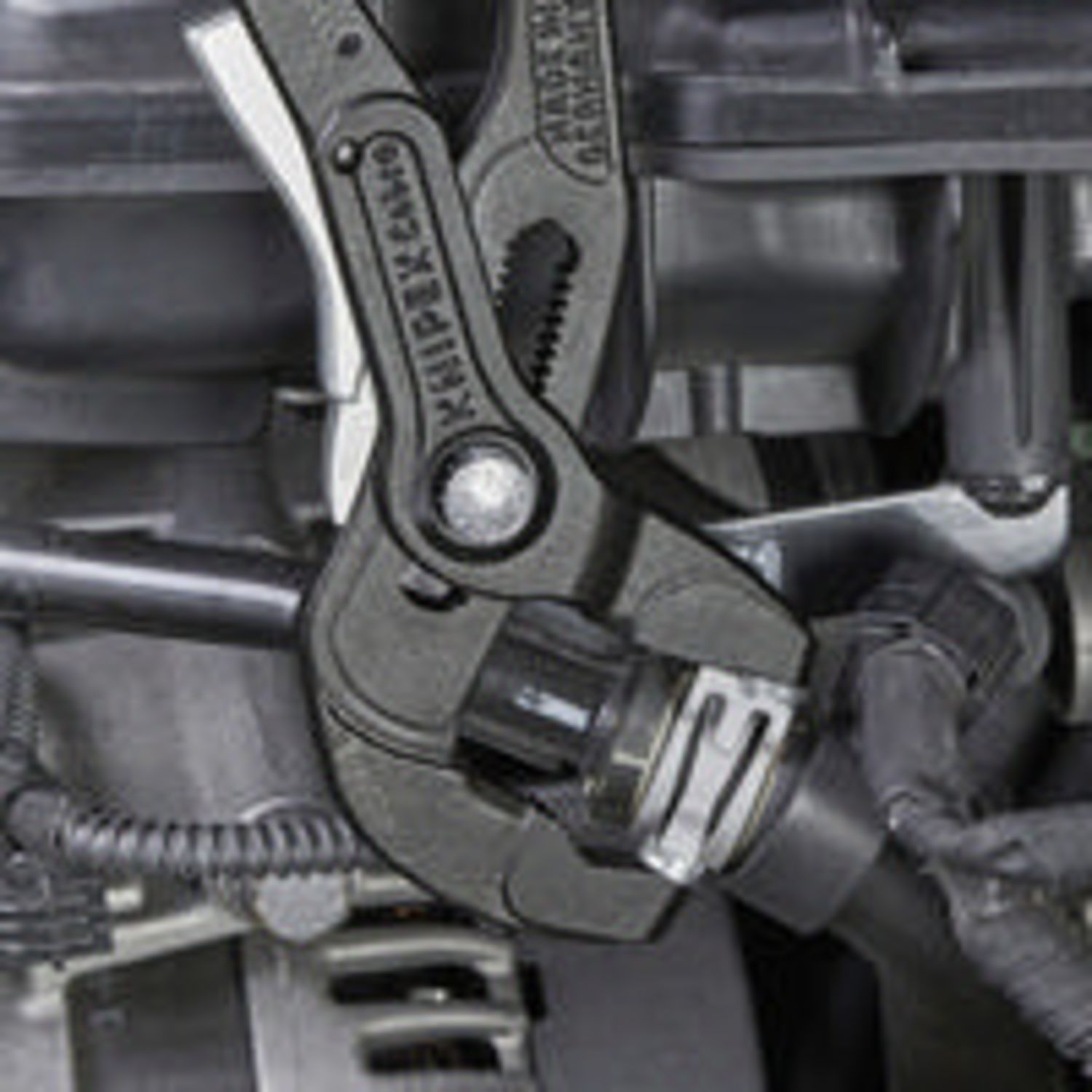 SPRING HOSE CLAMP PLIERS WITH LOCKING DEVICE - Matco Tools