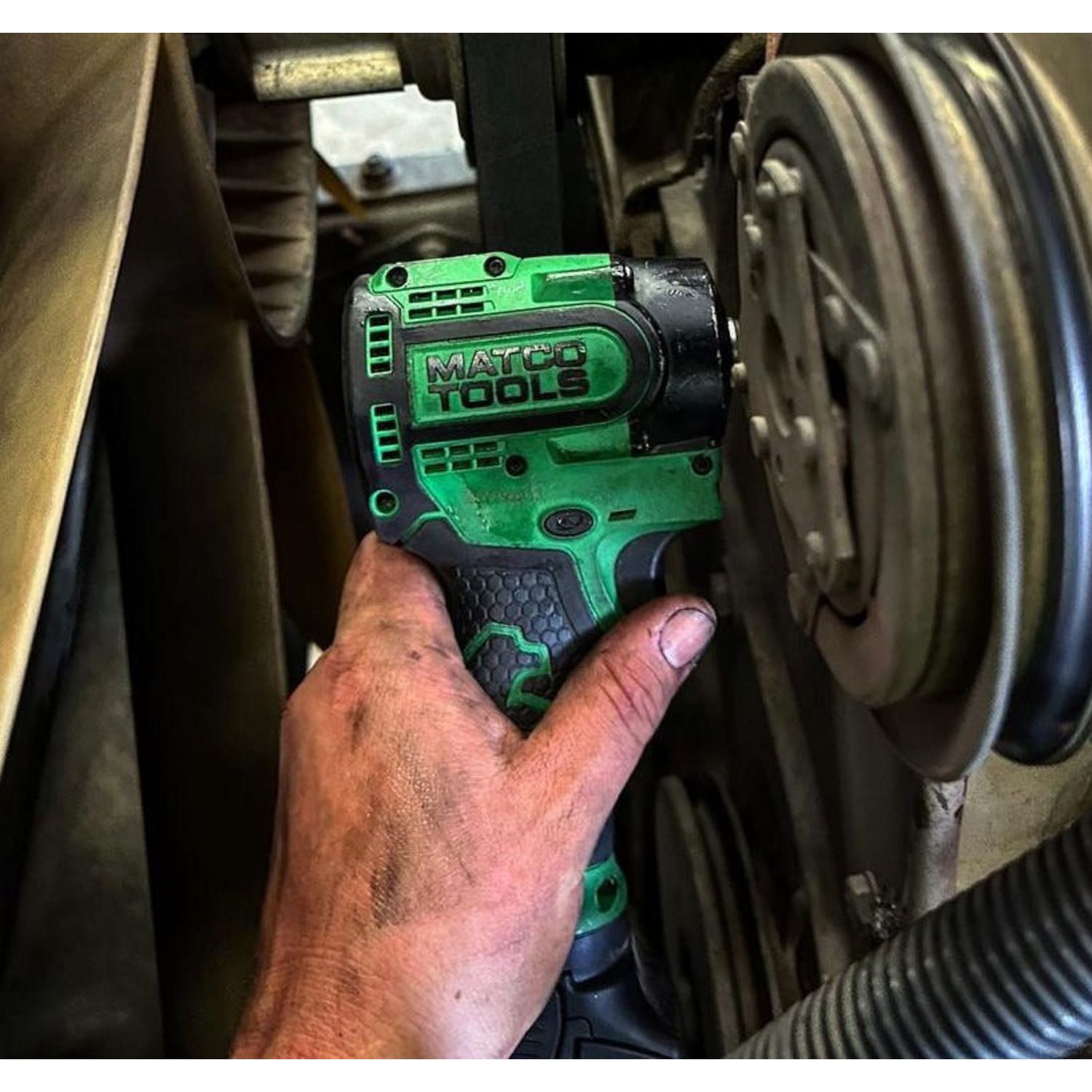 6493-16v-cordless-infinium-3-8-drive-stubby-impact-wrench-green-1.jpg