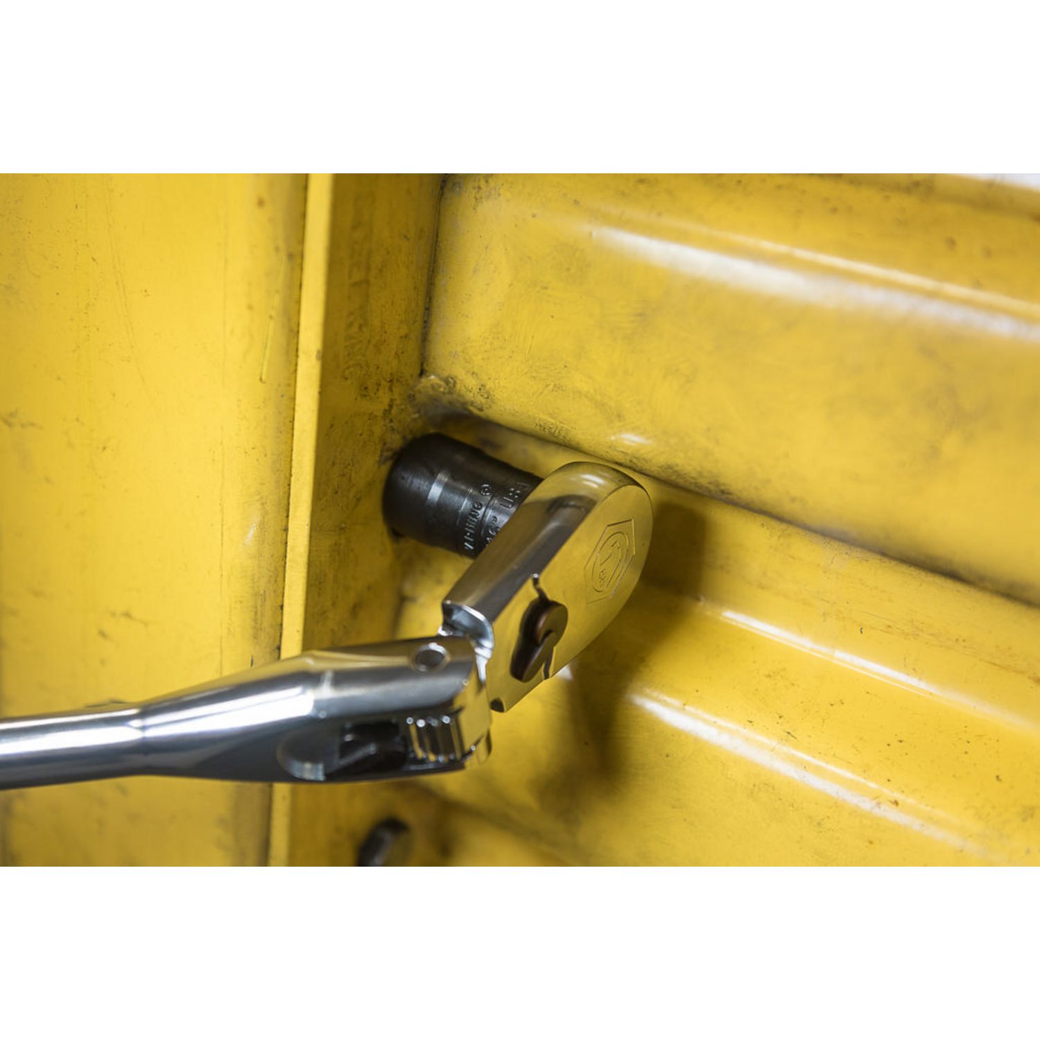 6549-13-piece-3-8-drive-twist-socket-set-1.jpg
