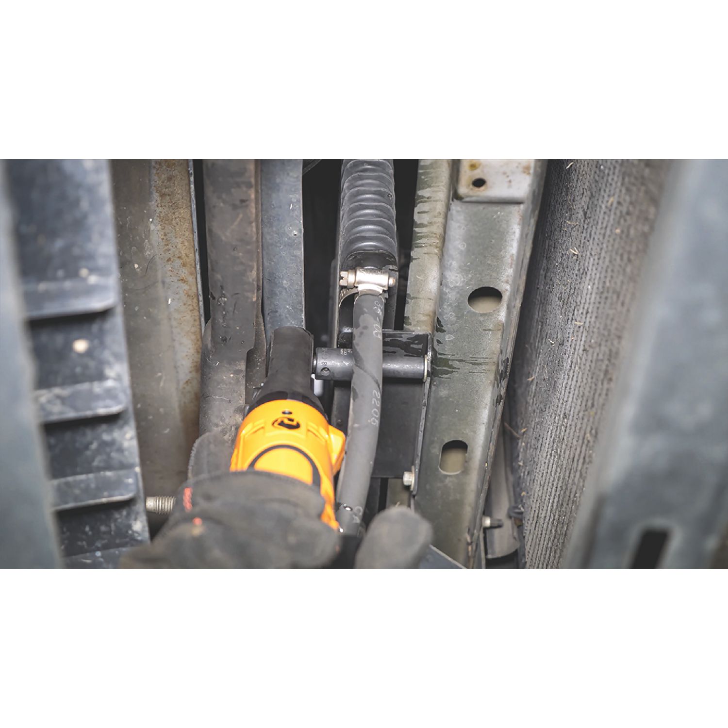 6590-16v-cordless-infinium-3-8-sealed-head-ratchet-kit-orange-1.jpg